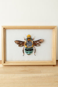 Trovelore Blue Banded Bee Beaded Art Cadeau