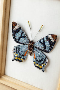 Trovelore Fluted Swallowtail Beaded Art Cadeau