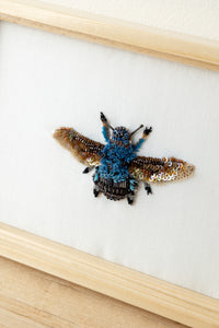 Trovelore Blue Carpenter Bee Beaded Art Cadeau