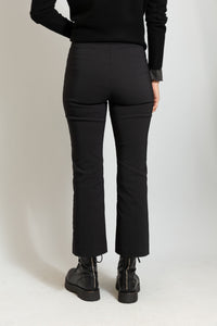 breatheable pull-on Leo Signature Pant with flattering stretch and cropped flared hem in chic black by french designer Avenue Montaigne