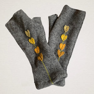 Lupine Gloves | Grey